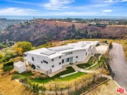 Photo - 28405 Via Acero St House