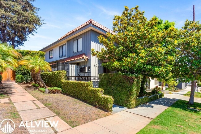 Building Photo - Beautifully Upgraded 2-Bed, 3-Bath Townhou... Rental