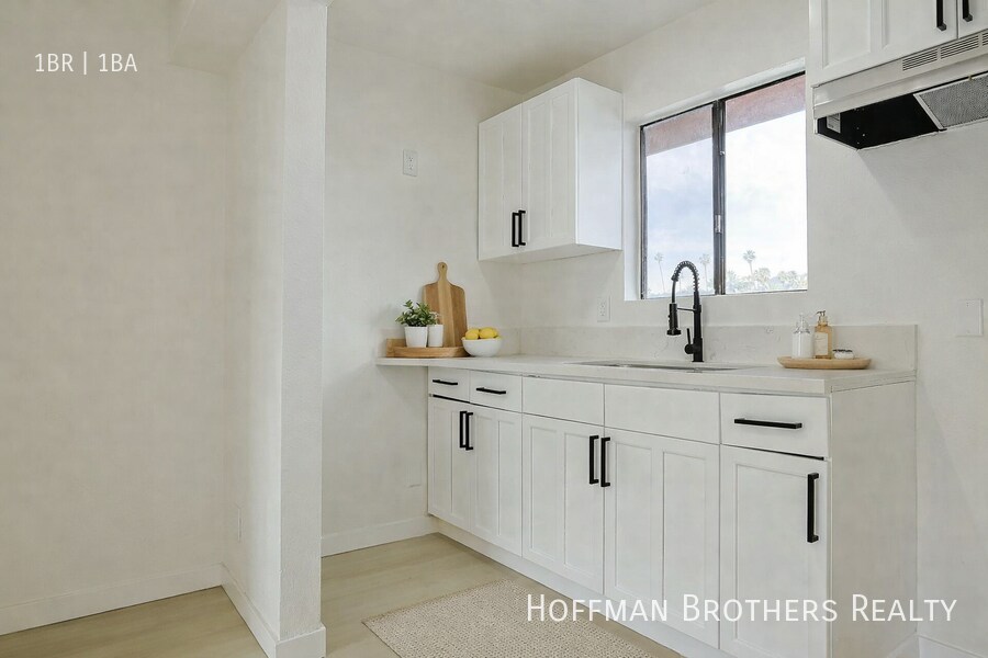 Photo - 1816 N Gramercy Pl Unit 302