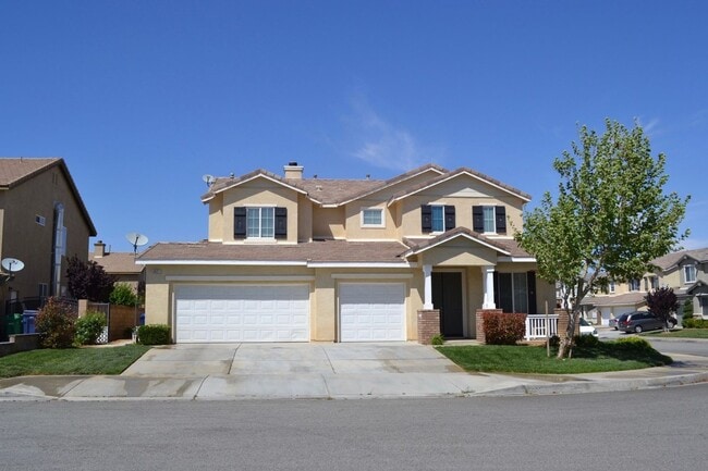 Building Photo - Beautiful 2 Story West Lancaster Home Offering 3024 sq. ft Near Quartz Hill High School