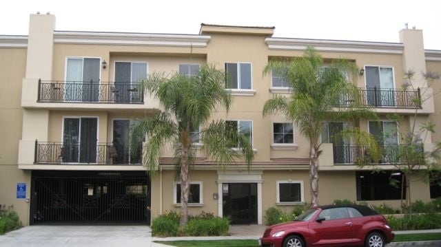 Photo - 5422 Hermitage Ave Apartments Unit 204