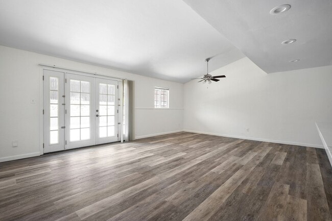 Photo - 5288 Manhasset Dr