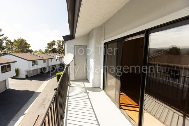 Photo - Beautiful 2 bed, 2.5 bath, 1373 sqft Townh...