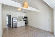 Photo - 2812 Stoner Ave