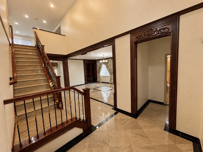 Photo - Spacious 5 Bedroom Home in West Oxnard's Desirable Winfield Community