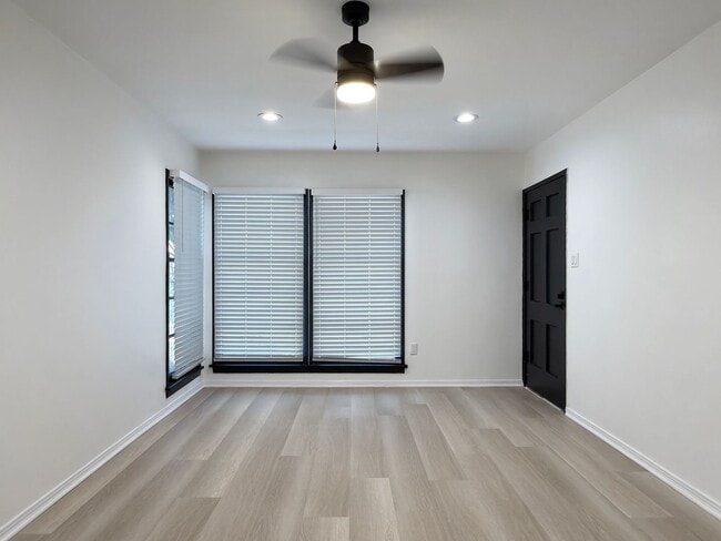 Photo - 4446 Linden Ave Unit 2