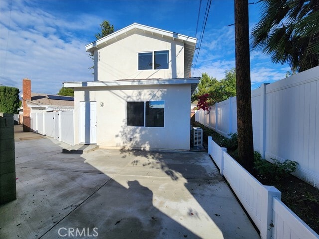 Building Photo - 16432 Halsted St