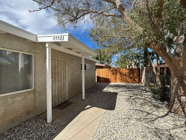Building Photo - 45503 Cedar Ave