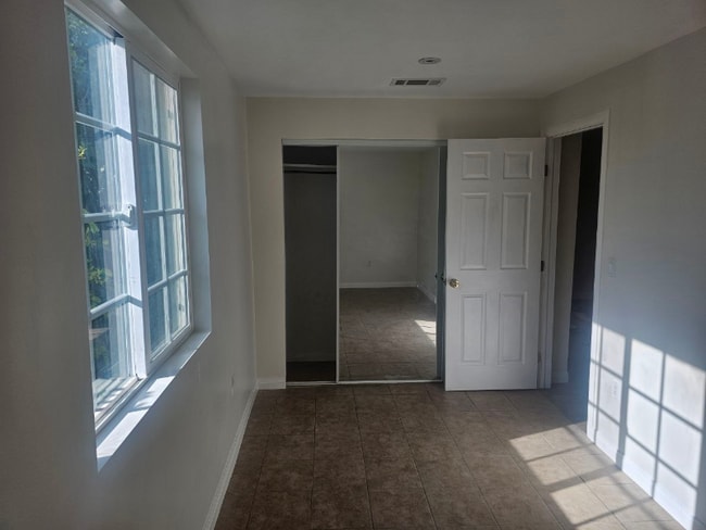 Photo - 1042 Hollister St Unit 2