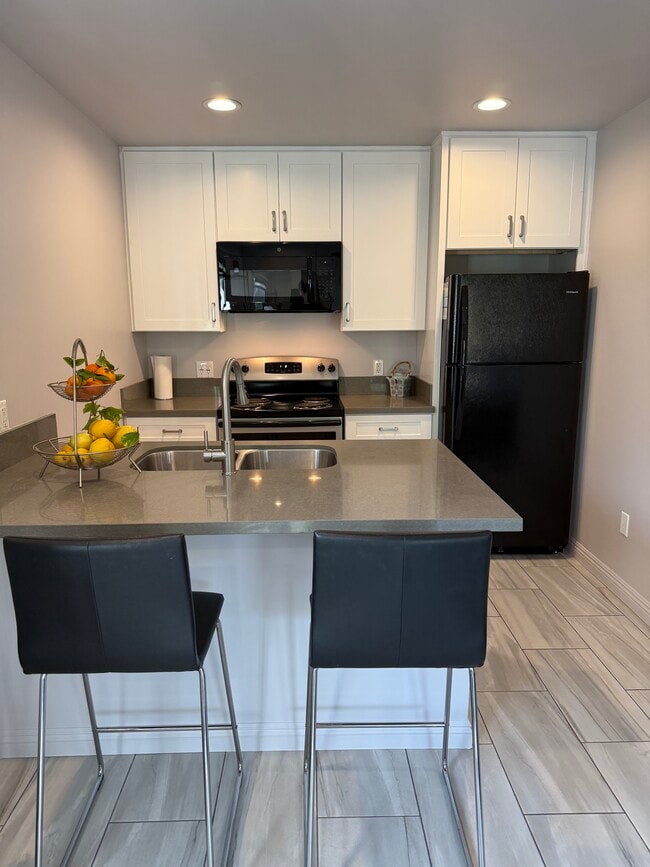 Photo - 2229 S Burnside Ave Unit 1