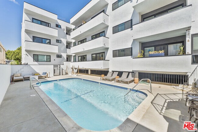 Photo - 821 3rd St Unit 305