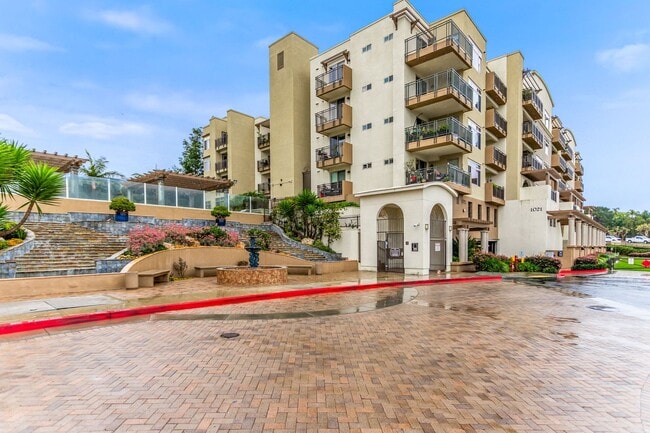 Photo - Beautiful & spacious 2 bedroom end unit condo in coastal Oceanside Unit 2313