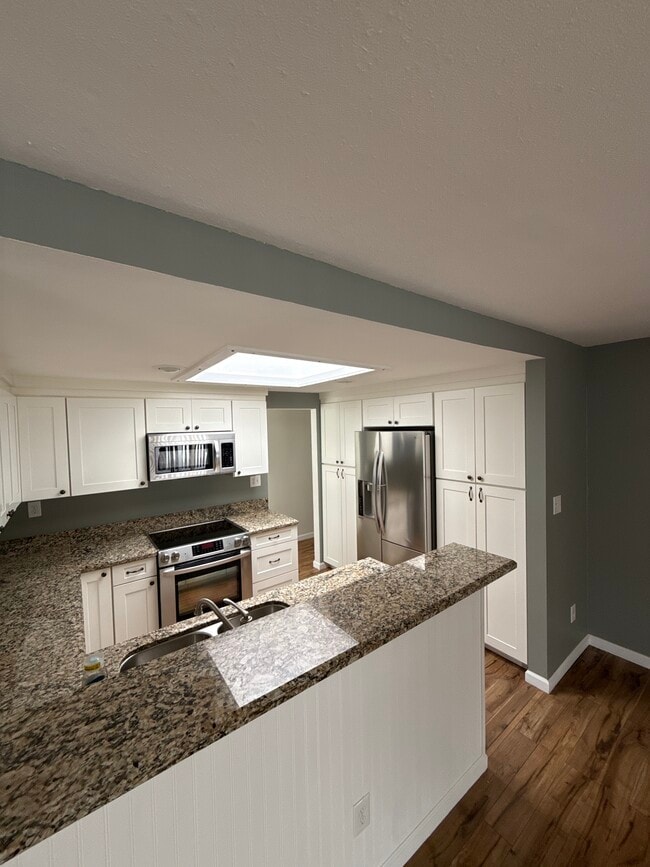 Building Photo - 1886 Fairway Park Unit B