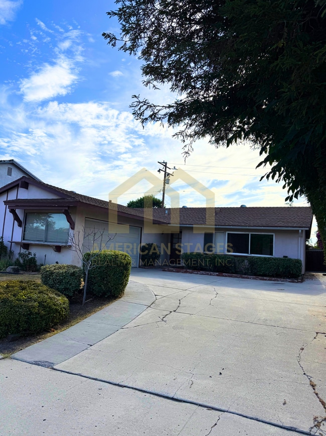 Photo - 1733 Julie Cir House