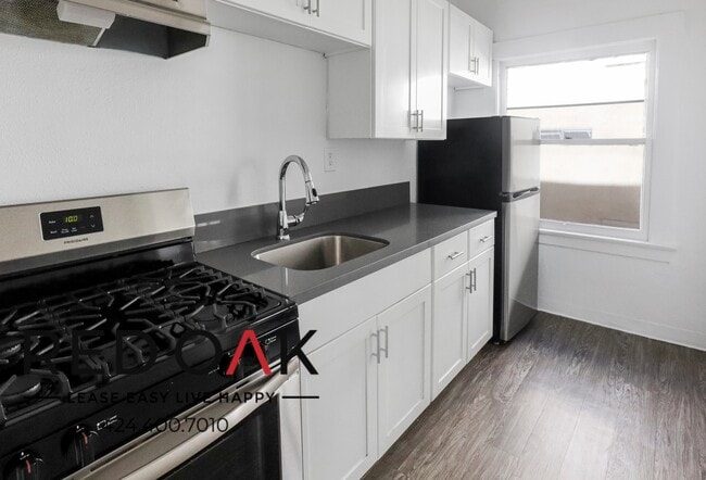 Photo - 822 S Park View St Unit 206