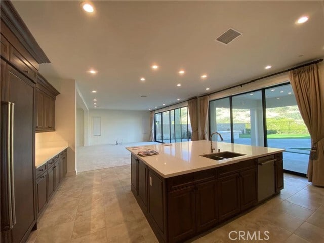 Photo - 101 Interstellar