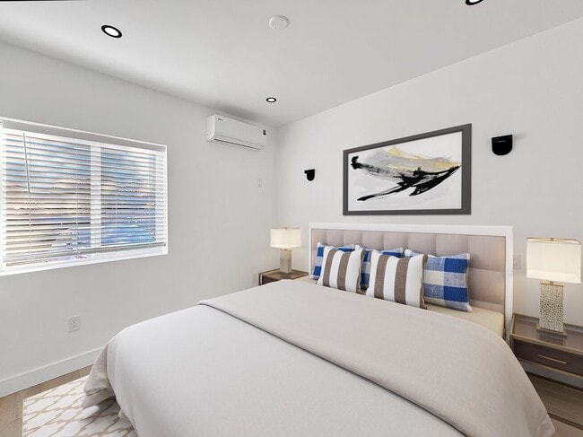 Photo - 1273 Donatello St