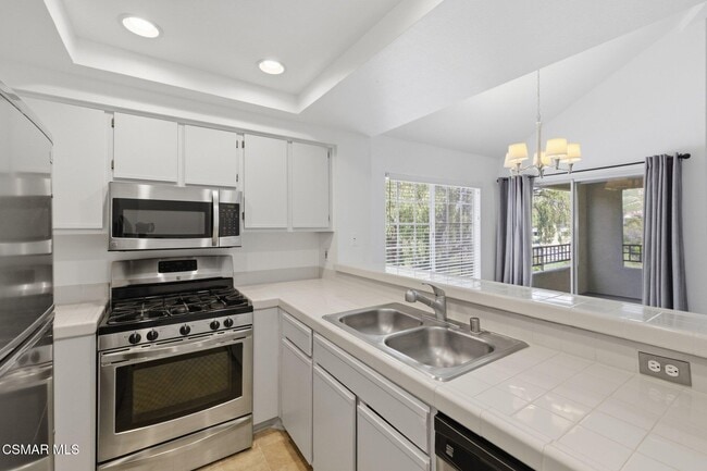 Building Photo - 4240 Lost Hills Rd