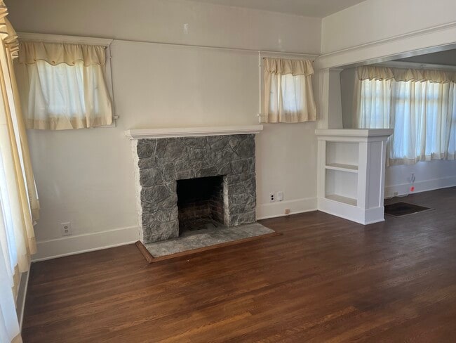 Photo - 640 W 16th St Unit 640