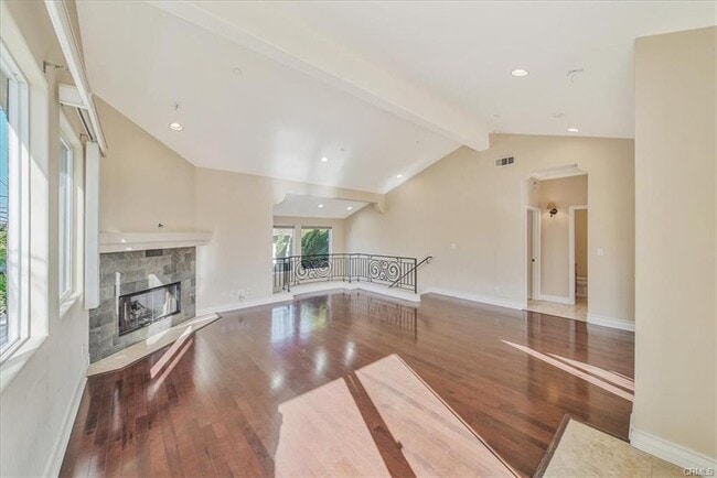 Photo - 2109 Vanderbilt Ln