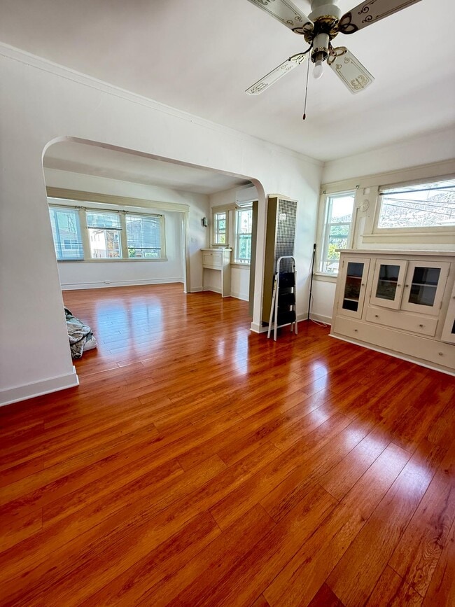 Photo - 1134 N Maryland Ave Unit 1132.5