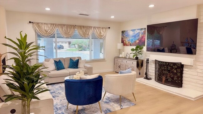 Photo - 9092 La Linda Ave