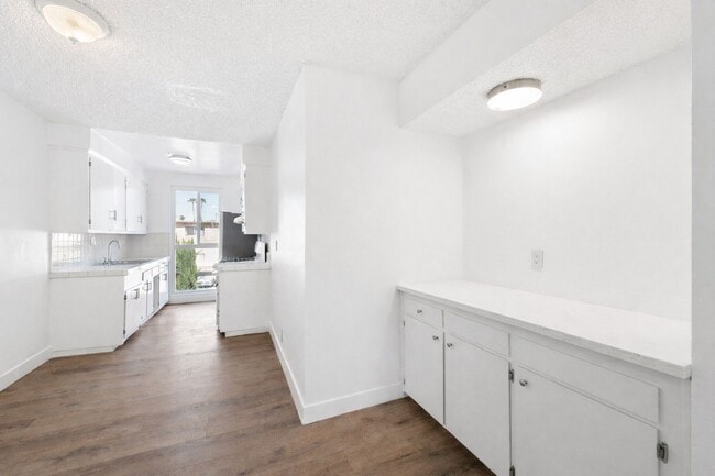Photo - 6828 Fulton Ave Unit 7