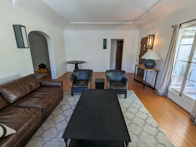 Family/living Room - 2090 E Mountain St