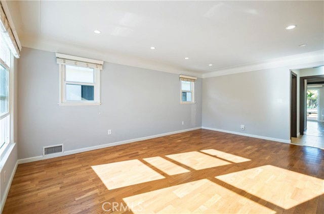 Photo - 721 E Elmwood Ave