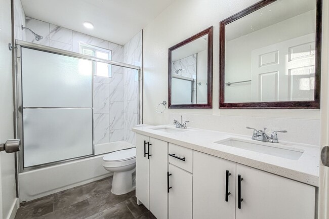 Photo - Brand New Luxury 4 & 5 Bed Units Unit #2118