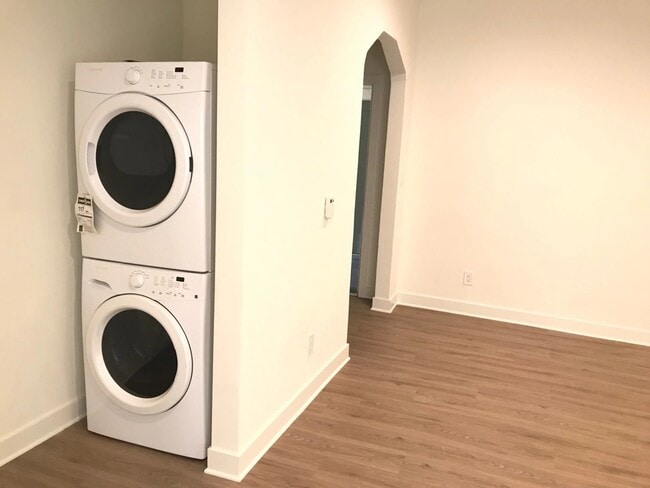 Photo - 1327 N Kingsley Dr Unit 3