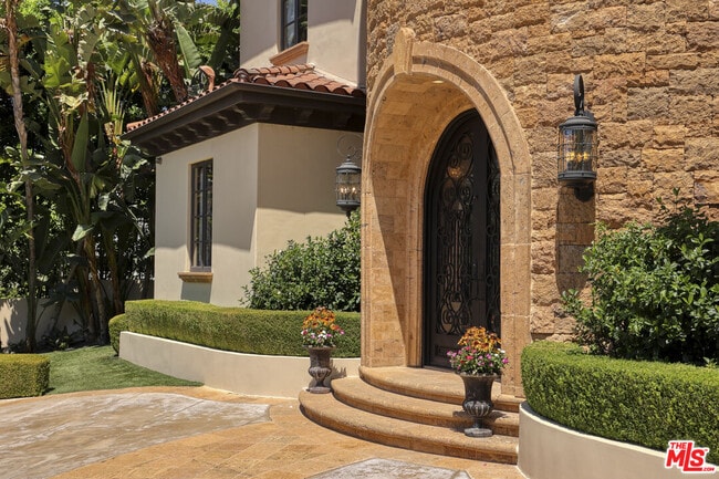 Photo - 4718 White Oak Ave