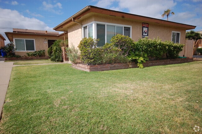 Building Photo - Stunning Imperial Beach Corner Unit 133 Rental