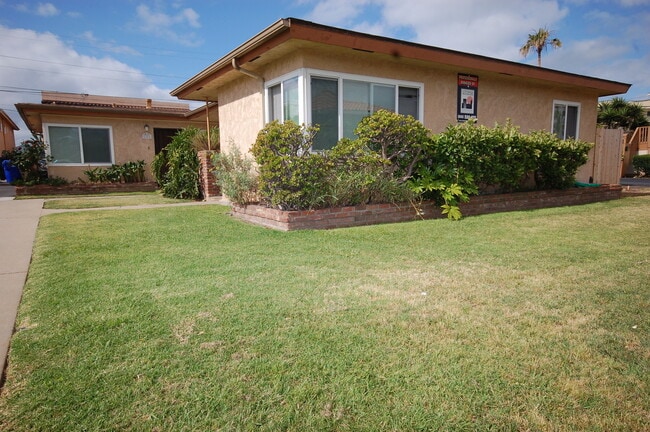 Stunning Imperial Beach Corner Unit - Stunning Imperial Beach Corner Apartment Unit Unit 133
