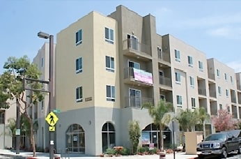 Photo - Hollydale Plaza Apartments