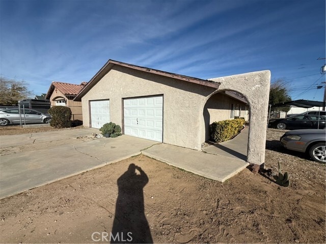 Photo - 16580 Pine St