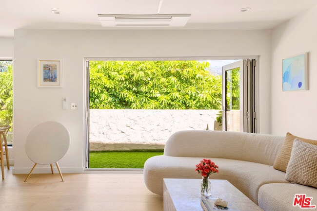 Building Photo - 9061 Keith Ave Unit 307