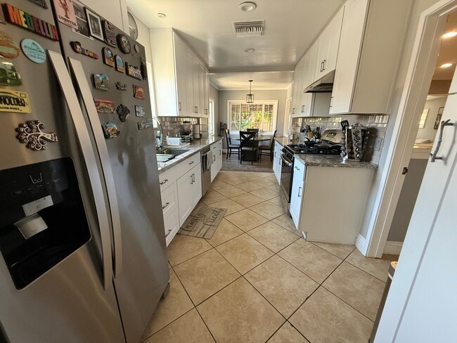 Photo - 10625 Dempsey Ave