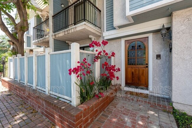 Photo - 444 S Los Robles Ave Unit APT 2