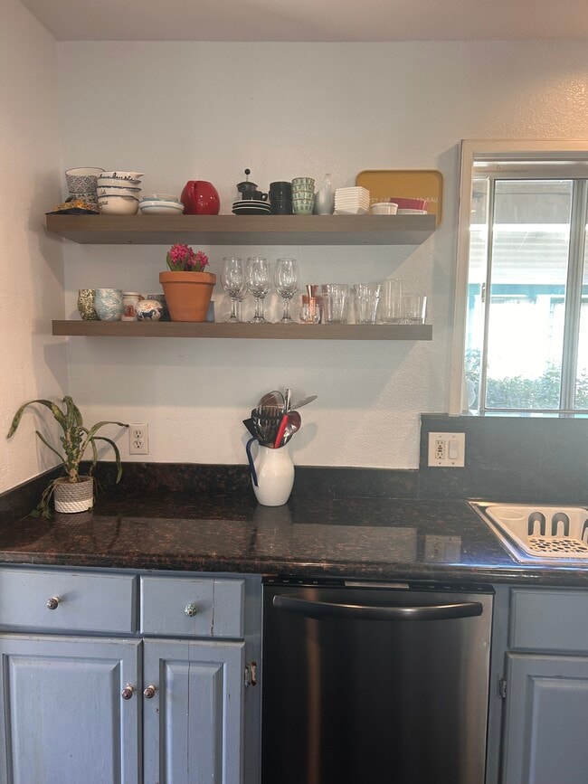 Photo - 4717 S Van Ness Ave