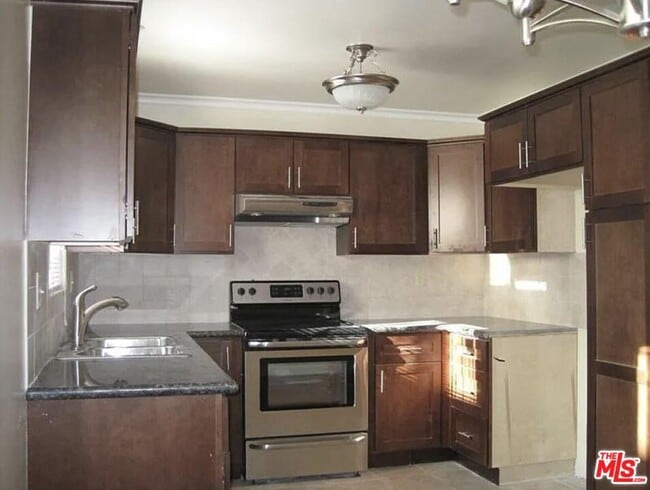 Photo - 567 S Wilton Pl Unit 4