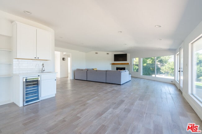 Photo - 5026 Medina Rd