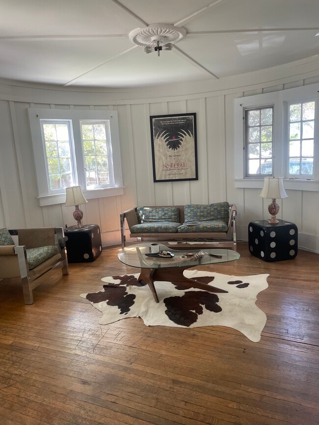 Photo - 8337 Lookout Mountain Ave