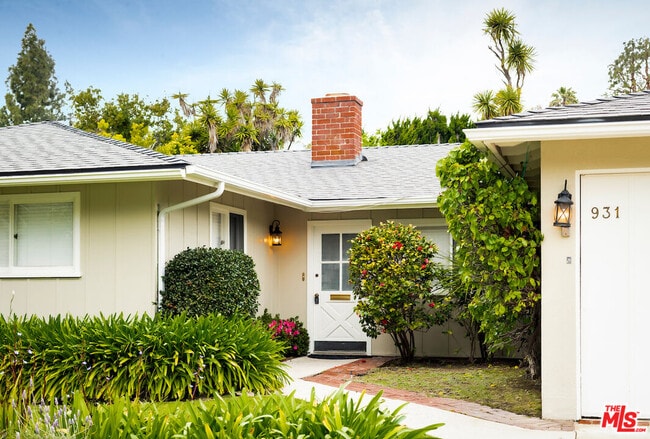 Photo - 931 Las Pulgas Rd