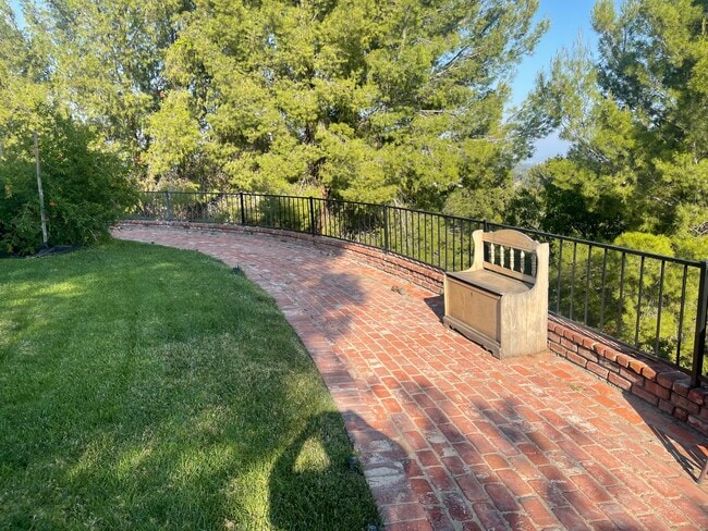 Photo - 19124 Clymer St Townhome