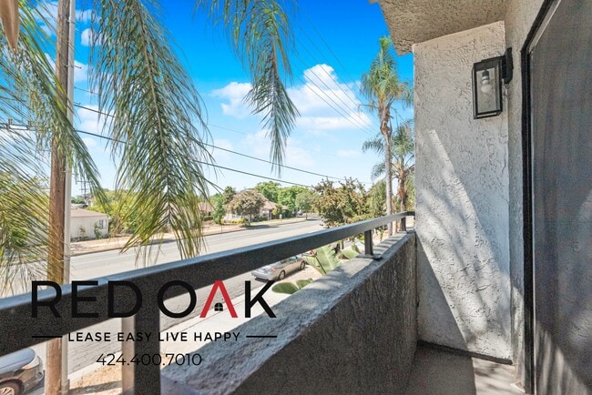 Photo - 11817 Victory Blvd Unit 111