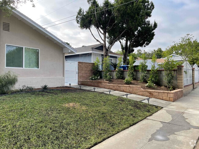 Building Photo - 12033 Youngdale Ave Rental