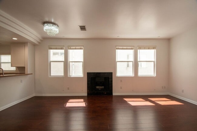 Photo - 4259 Dixie Canyon Ave Unit 04