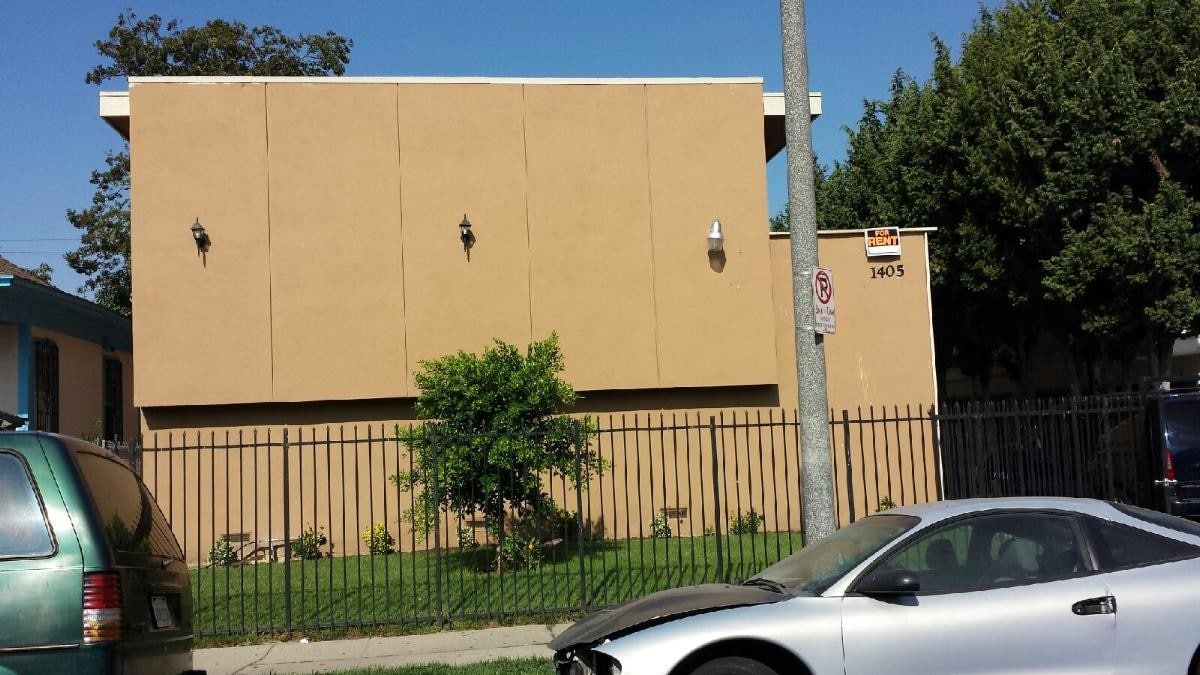 outside - 1405 S Catalina St Unit 7