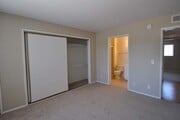 Photo - 5340 Whitsett Ave Unit 01